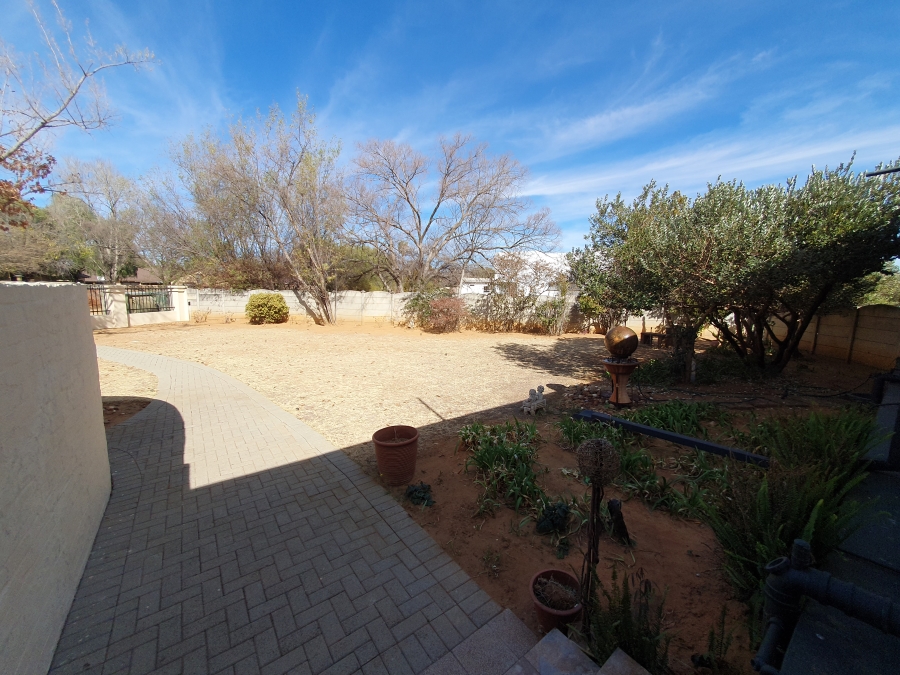 4 Bedroom Property for Sale in Flamingo Park Free State